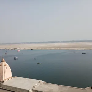 Dwivedi Sri Omkar Palace *** Waranasi