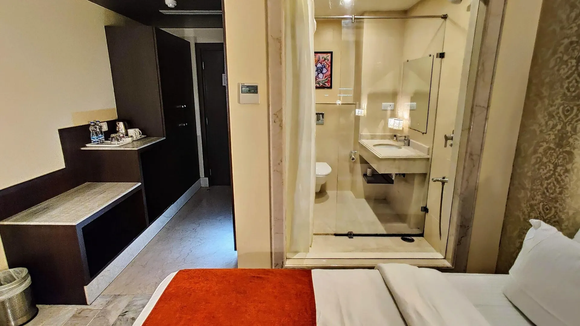 Hotel Surya, Kaiser Palace Varanasi