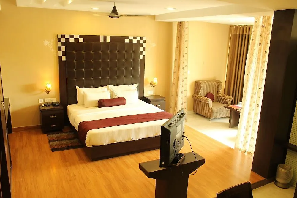 Hotel Surya, Kaiser Palace Varanasi 4*,