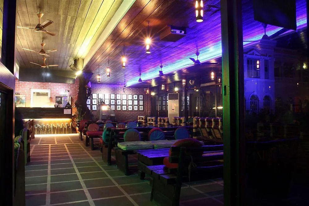 Hotel Surya, Kaiser Palace Varanasi 4*,  India