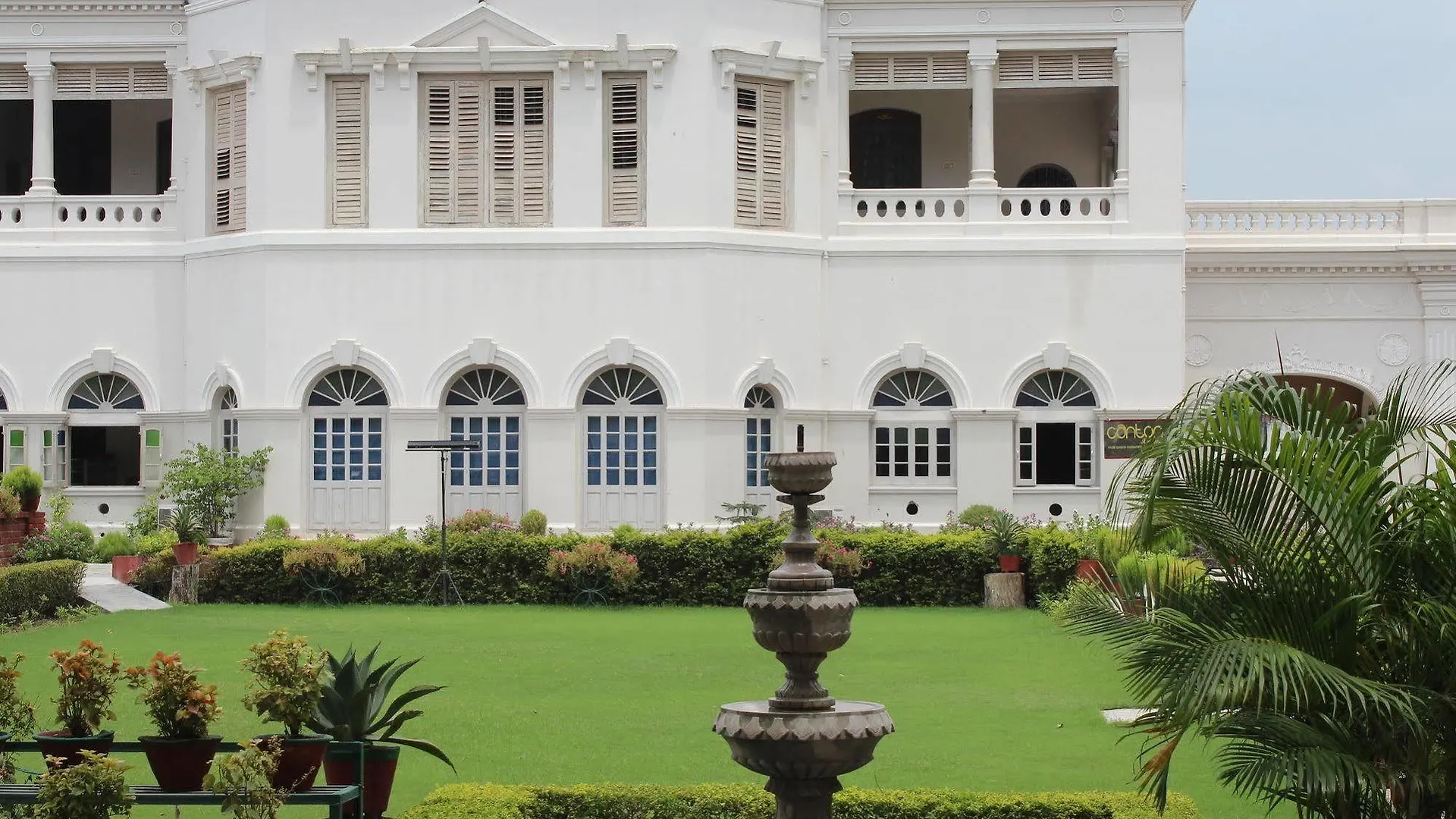 Hotel Surya, Kaiser Palace Varanasi