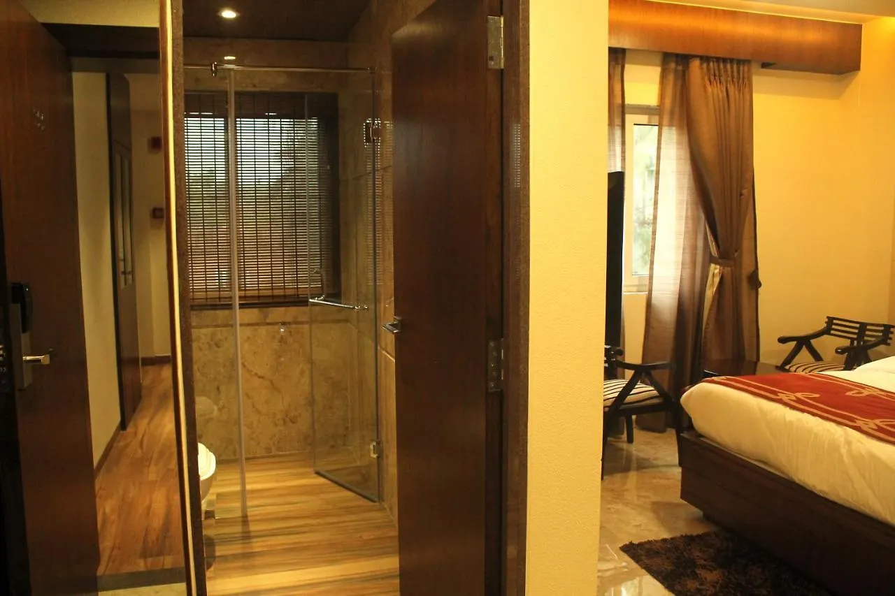 Hotel Surya, Kaiser Palace Varanasi 4*,