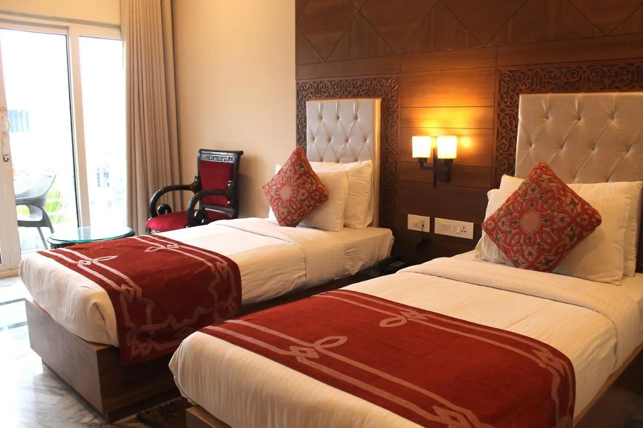 Hotel Surya, Kaiser Palace Varanasi 4*,  India