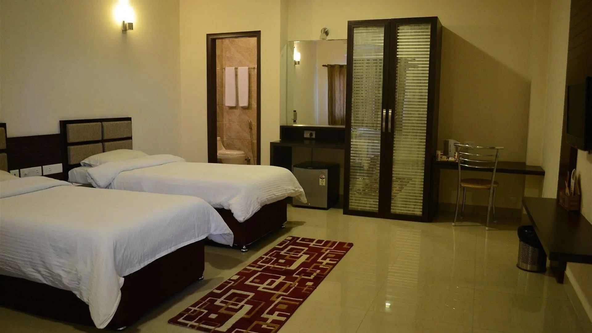 Hotel Surya, Kaiser Palace Varanasi